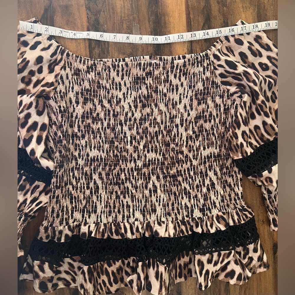 Venus Animal Print Off Shoulder Top with Elastic Bodice - NWOT - Size L - Picture 9 of 15